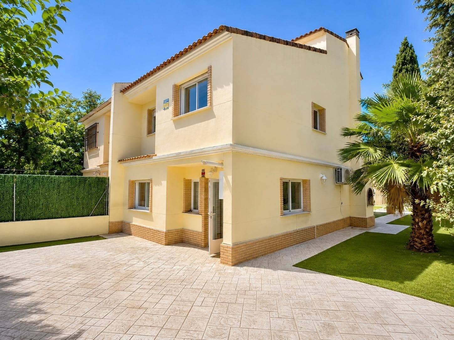 4 camera da letto Villetta Bifamiliare da affittare in Paterna con piscina garage - 2.900 € (Rif: 9947960)