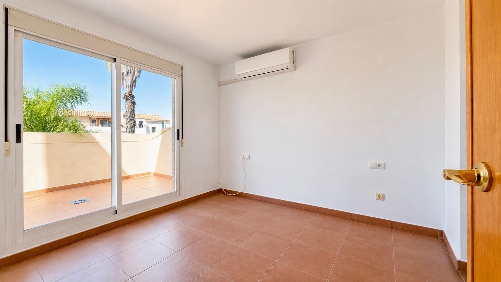 4 camera da letto Villetta Bifamiliare da affittare in Paterna con piscina garage - 2.900 € (Rif: 9947960)