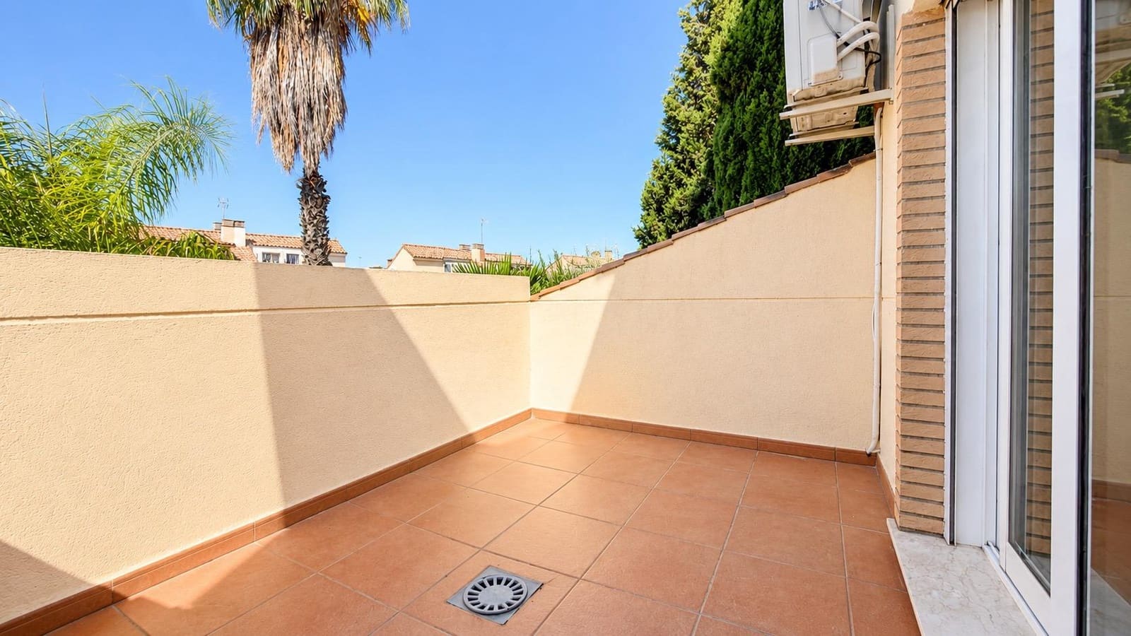 4 camera da letto Villetta Bifamiliare da affittare in Paterna con piscina garage - 2.900 € (Rif: 9947960)