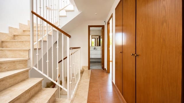 4 camera da letto Villetta Bifamiliare da affittare in Casas Verdes, Paterna con piscina garage - 2.900 € (Rif: 9947960)