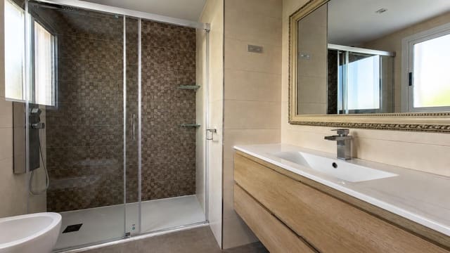 4 camera da letto Villetta Bifamiliare da affittare in Casas Verdes, Paterna con piscina garage - 2.900 € (Rif: 9947960)