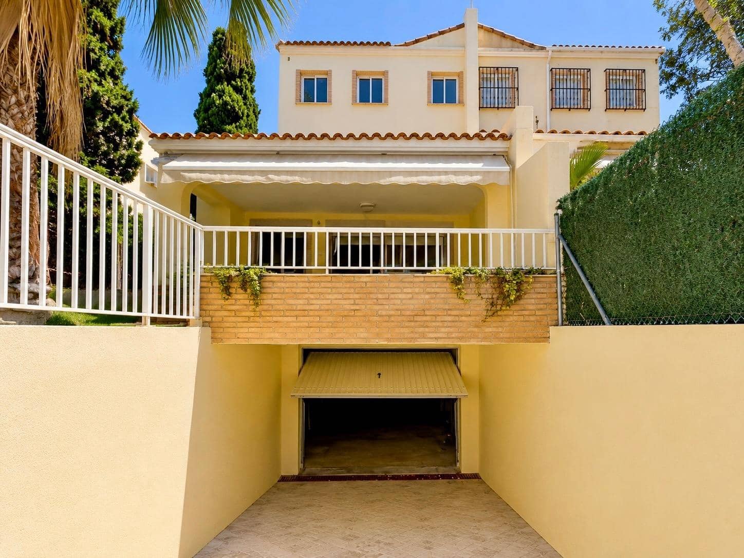 4 camera da letto Villetta Bifamiliare da affittare in Paterna con piscina garage - 2.900 € (Rif: 9947960)
