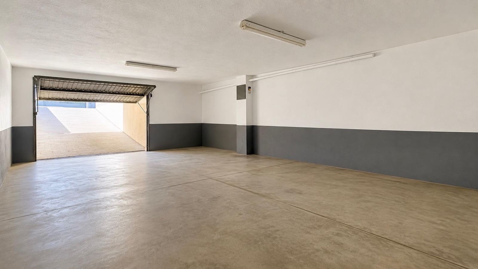 4 camera da letto Villetta Bifamiliare da affittare in Paterna con piscina garage - 2.900 € (Rif: 9947960)