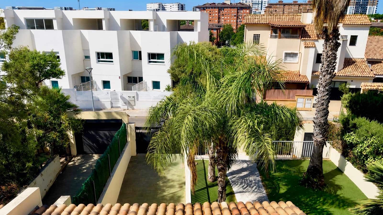 4 camera da letto Villetta Bifamiliare da affittare in Paterna con piscina garage - 2.900 € (Rif: 9947960)