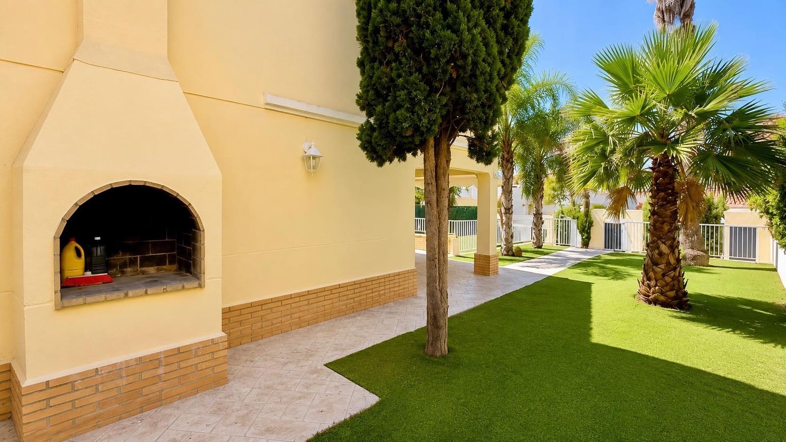 4 camera da letto Villetta Bifamiliare da affittare in Paterna con piscina garage - 2.900 € (Rif: 9947960)