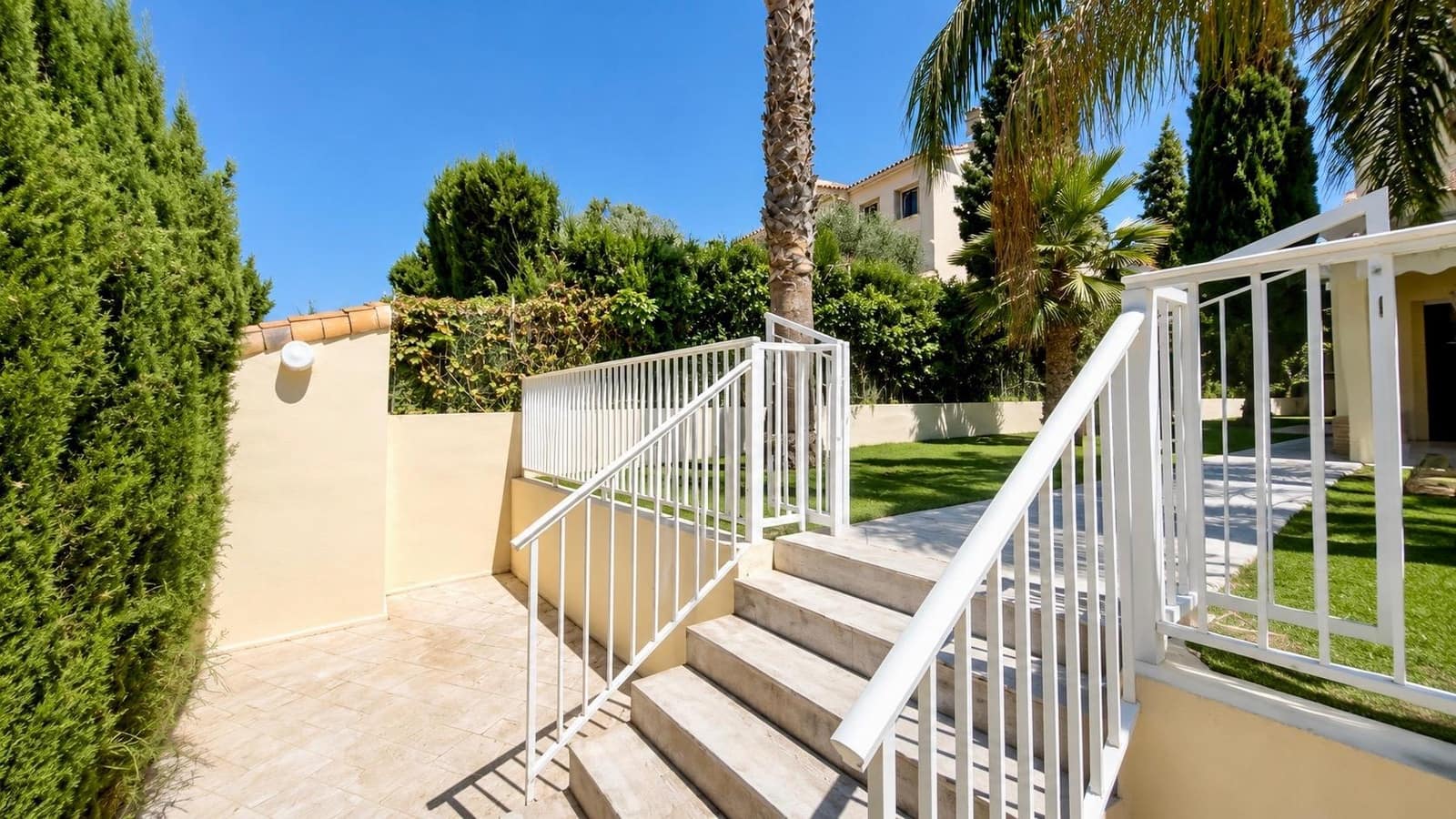 4 camera da letto Villetta Bifamiliare da affittare in Paterna con piscina garage - 2.900 € (Rif: 9947960)
