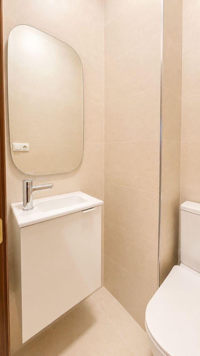 Piso de 4 habitaciones en València ciudad en alquiler - 1.750 € (Ref: 9959816)