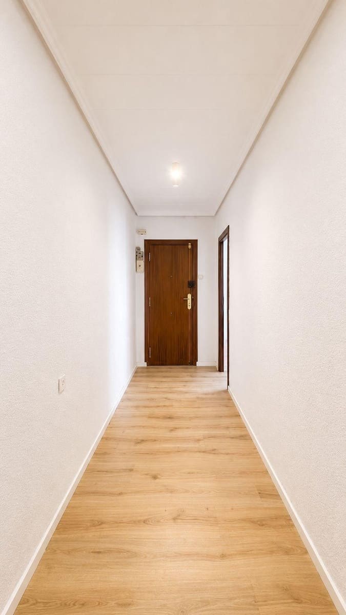 Piso de 4 habitaciones en València ciudad en alquiler - 1.750 € (Ref: 9959816)