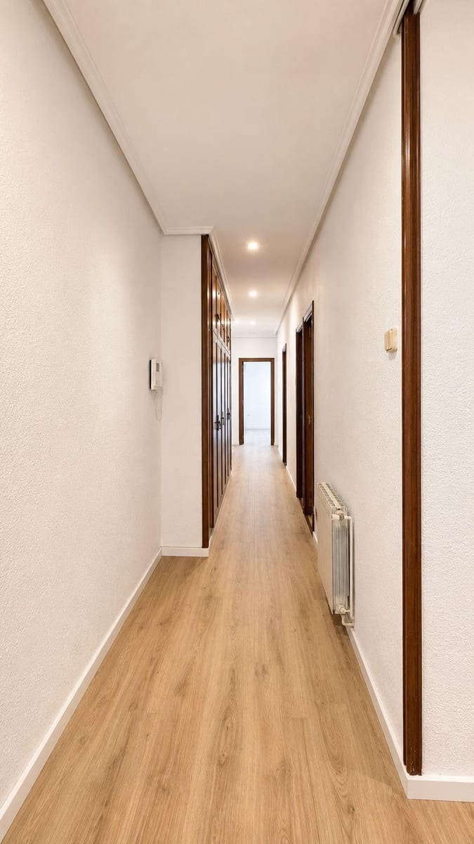 Piso de 4 habitaciones en València ciudad en alquiler - 1.750 € (Ref: 9959816)