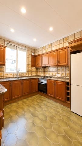 Appartement de 4 chambres à louer à Arrancapins, Valence ville - 1 650 € (Ref: 9959816)