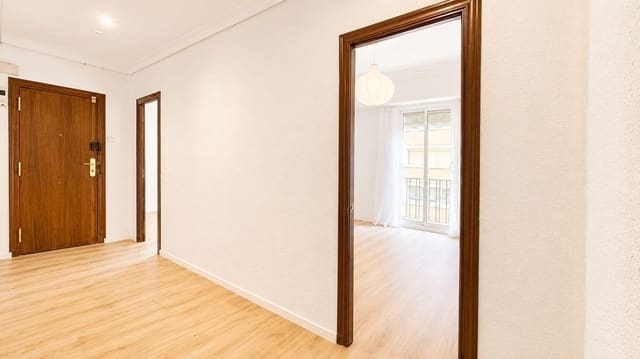 Appartement de 4 chambres à louer à Arrancapins, Valence ville - 1 650 € (Ref: 9959816)