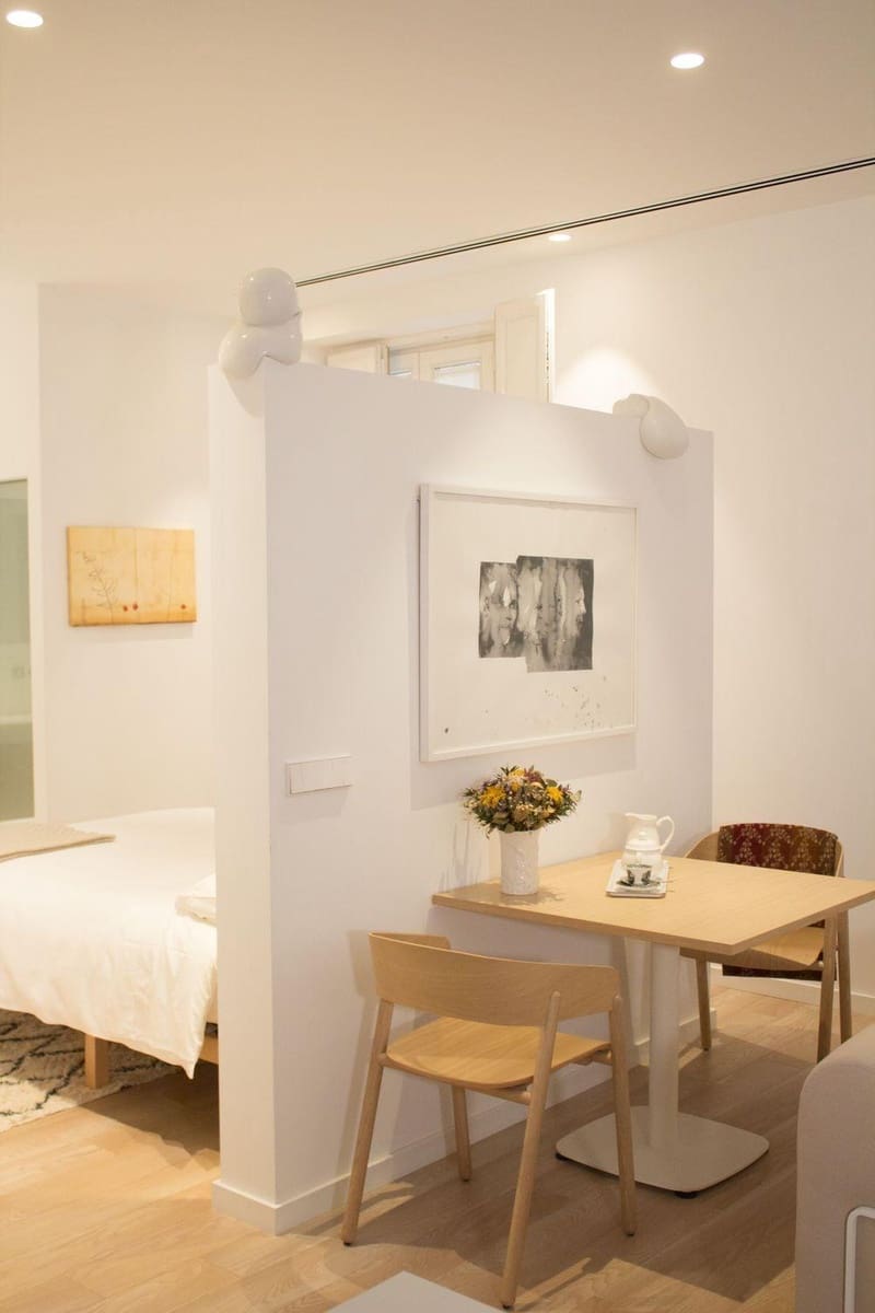 Flat for rent in Valencia city - € 1,750 (Ref: 9973351)