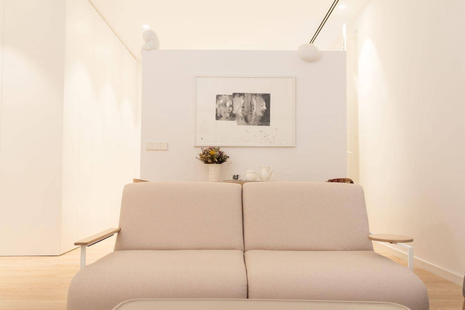 Flat for rent in Valencia city - € 1,750 (Ref: 9973351)