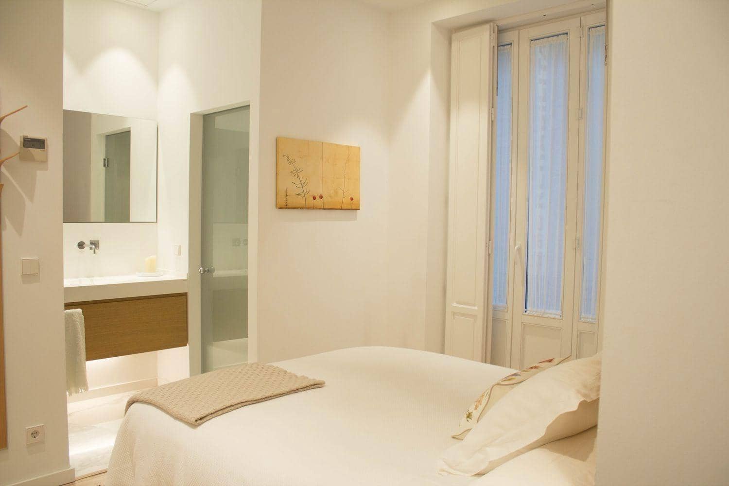 Flat for rent in Valencia city - € 1,750 (Ref: 9973351)