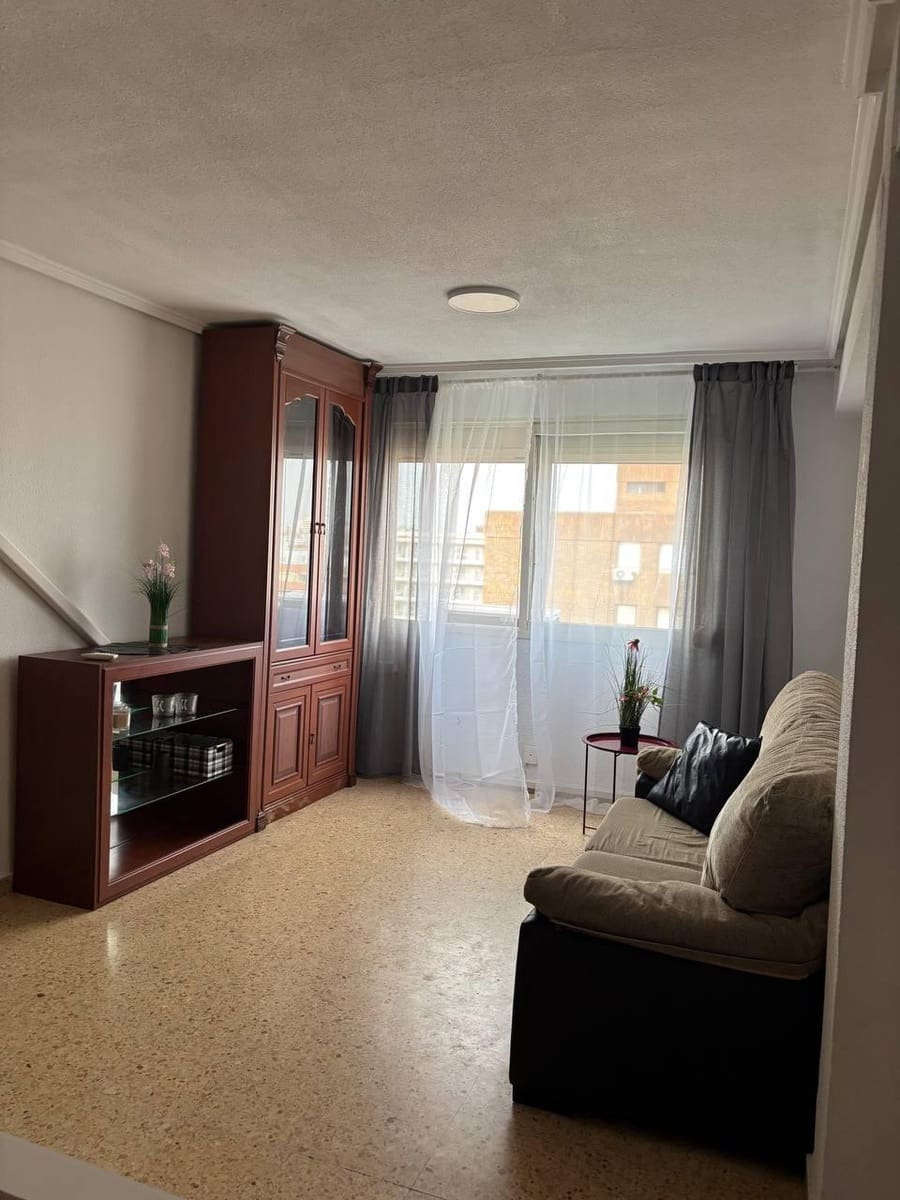 3 bedroom Flat for sale in Valencia city - € 297,000 (Ref: 9975473)