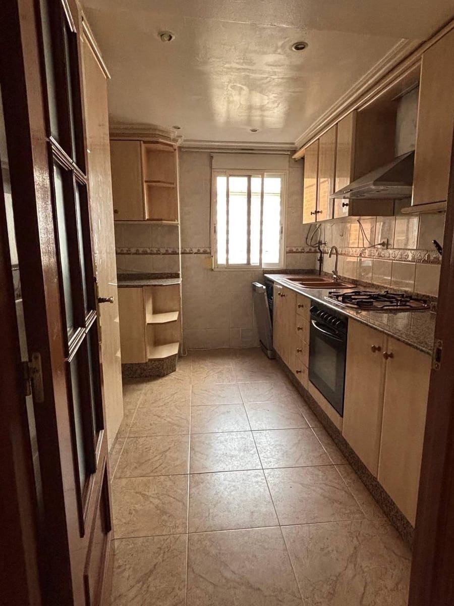 3 bedroom Flat for sale in Valencia city - € 297,000 (Ref: 9975473)