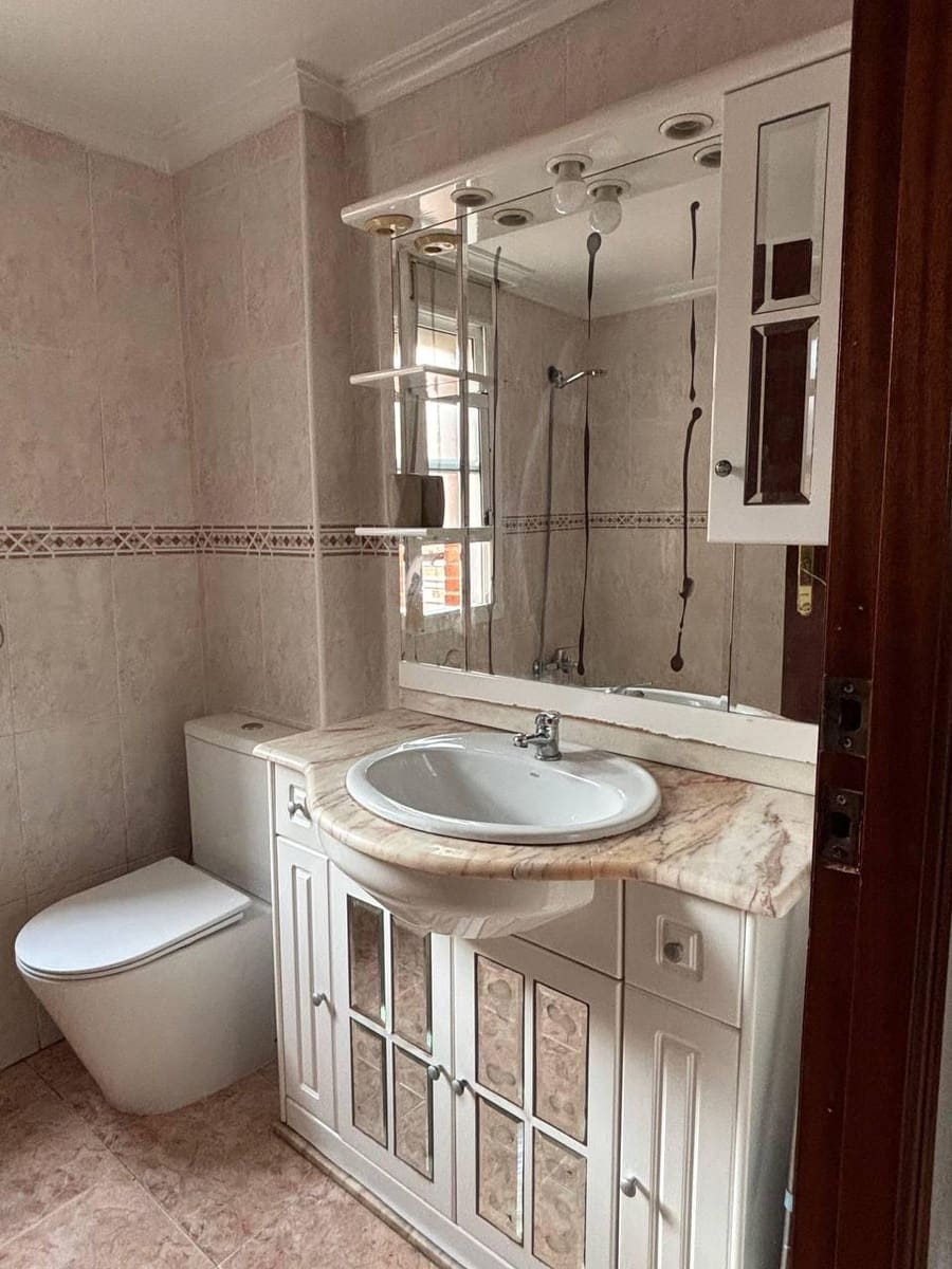 3 bedroom Flat for sale in Valencia city - € 297,000 (Ref: 9975473)