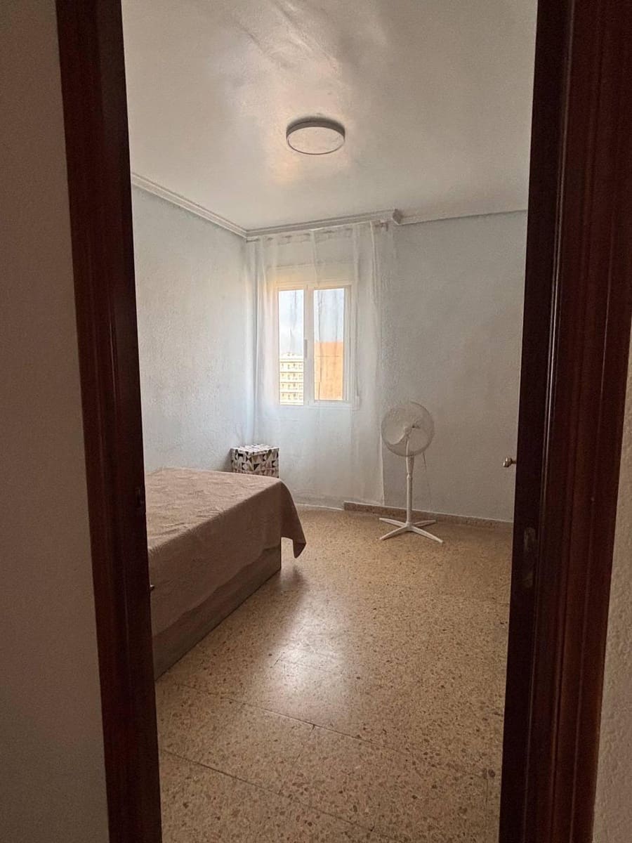3 bedroom Flat for sale in Valencia city - € 297,000 (Ref: 9975473)