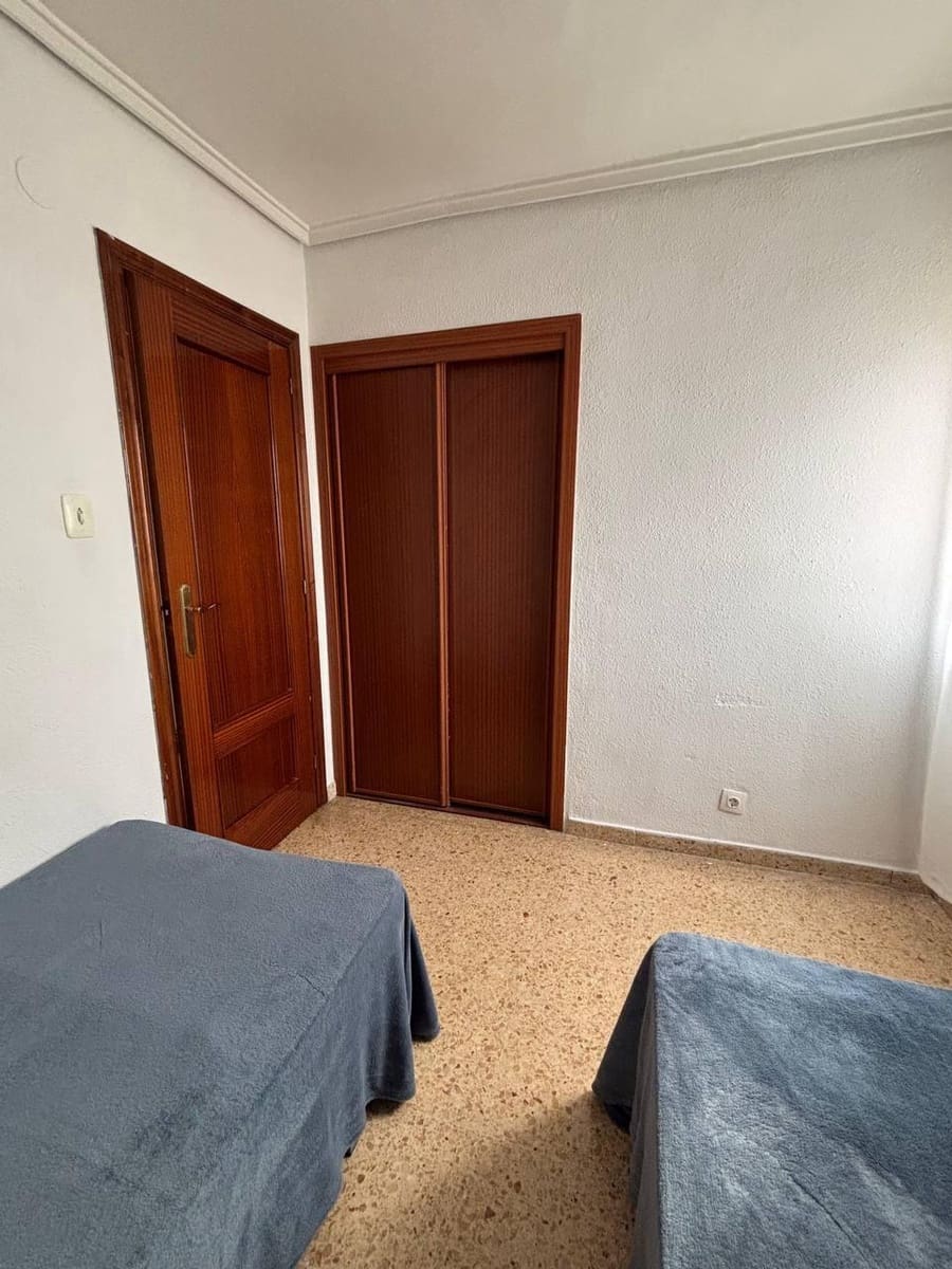 3 bedroom Flat for sale in Valencia city - € 297,000 (Ref: 9975473)