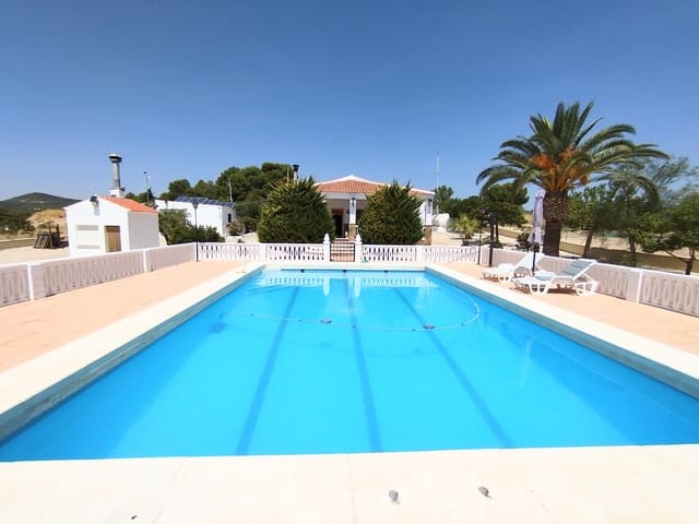 4 Zimmer Finca/Landgut zu verkaufen in Yecla mit Pool Garage - 499.000 € (Ref: 10021682)