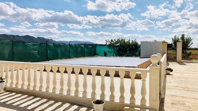 4 slaapkamer Finca/Landhuis te koop in Yecla met zwembad garage - € 275.000 (Ref: 9099480)