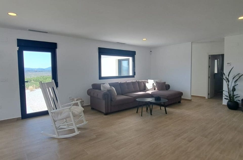 4 slaapkamer Villa te koop in Pinoso met zwembad garage - € 549.000 (Ref: 9099636)