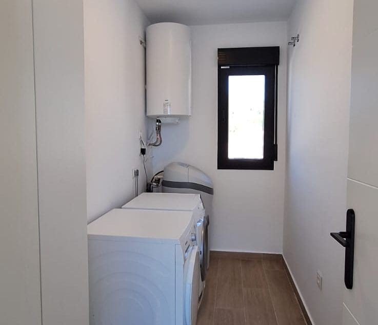 4 slaapkamer Villa te koop in Pinoso met zwembad garage - € 549.000 (Ref: 9099636)