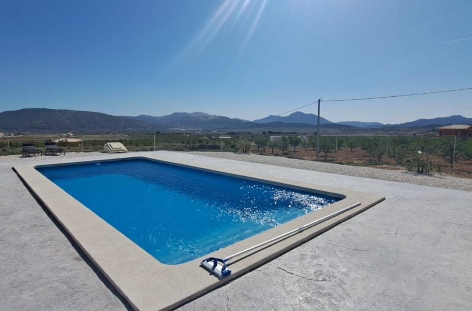 4 slaapkamer Villa te koop in Pinoso met zwembad garage - € 549.000 (Ref: 9099636)