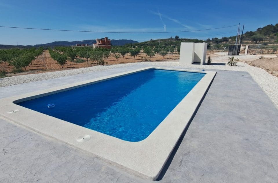 4 slaapkamer Villa te koop in Pinoso met zwembad garage - € 549.000 (Ref: 9099636)