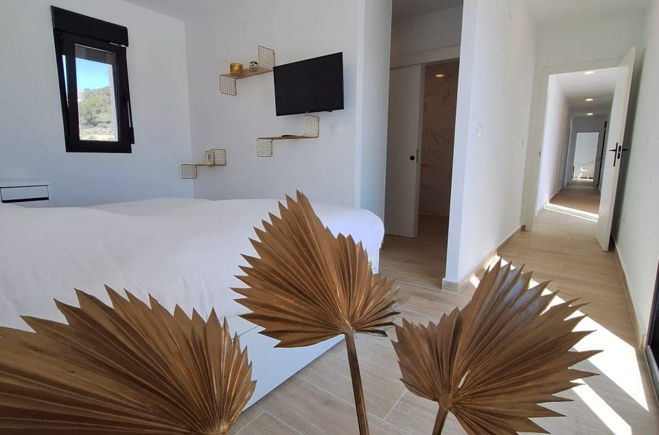 4 slaapkamer Villa te koop in Pinoso met zwembad garage - € 549.000 (Ref: 9099636)