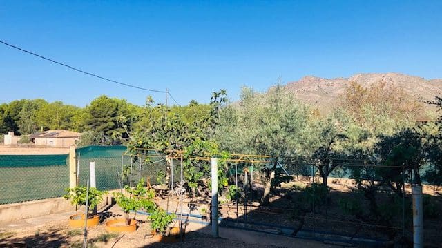 4 sovrum Finca/Hus på landet till salu i Yecla med garage - 151 000 € (Ref: 9101707)