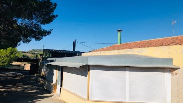 4 slaapkamer Finca/Landhuis te koop in Yecla met garage - € 151.000 (Ref: 9101707)