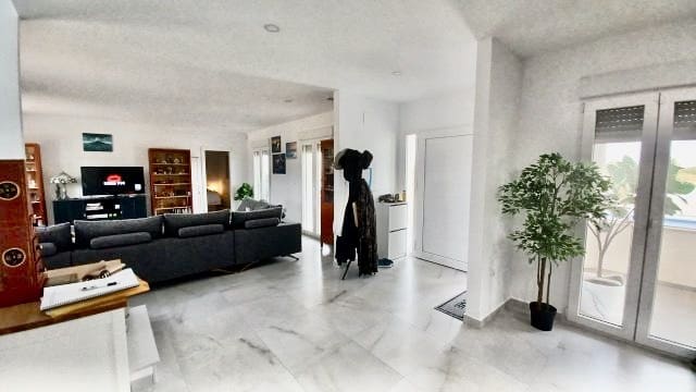 6 Zimmer Villa zu verkaufen in Pinoso mit Pool - 699.000 € (Ref: 9101807)