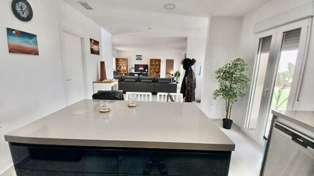 6 Zimmer Villa zu verkaufen in Pinoso mit Pool - 699.000 € (Ref: 9101807)