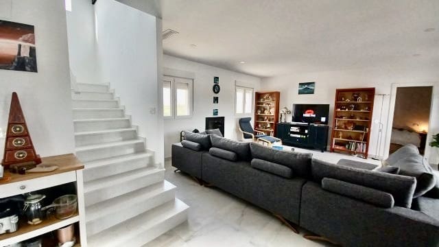 6 Zimmer Villa zu verkaufen in Pinoso mit Pool - 699.000 € (Ref: 9101807)