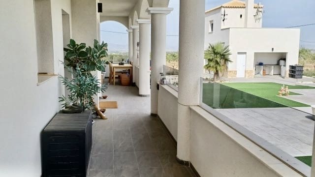 6 Zimmer Villa zu verkaufen in Pinoso mit Pool - 699.000 € (Ref: 9101807)