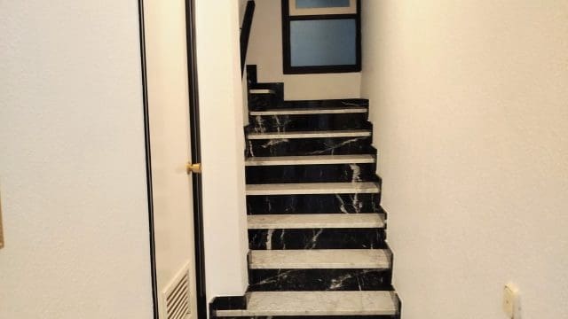 4 slaapkamer Huis te koop in Yecla met garage - € 170.000 (Ref: 9101815)