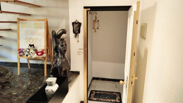 4 slaapkamer Huis te koop in Yecla met garage - € 170.000 (Ref: 9101815)