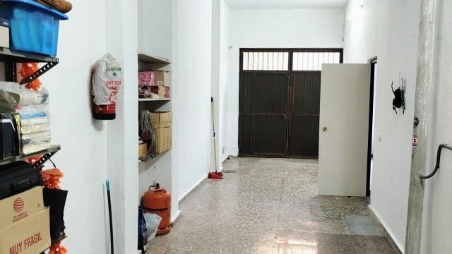 4 slaapkamer Huis te koop in Yecla met garage - € 170.000 (Ref: 9101815)