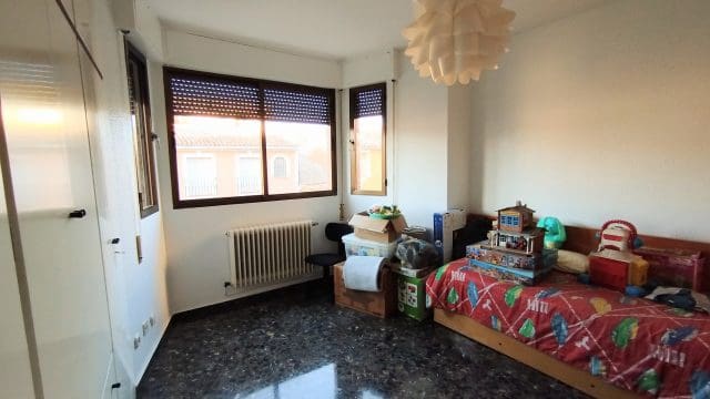 4 slaapkamer Huis te koop in Yecla met garage - € 170.000 (Ref: 9101815)