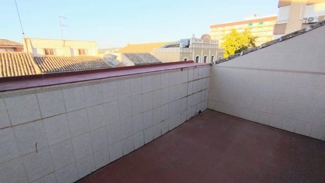 4 slaapkamer Huis te koop in Yecla met garage - € 170.000 (Ref: 9101815)