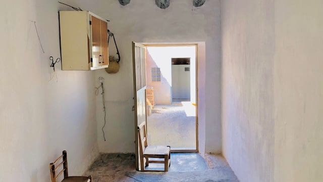 4 slaapkamer Finca/Landhuis te koop in Yecla met garage - € 62.000 (Ref: 9101860)