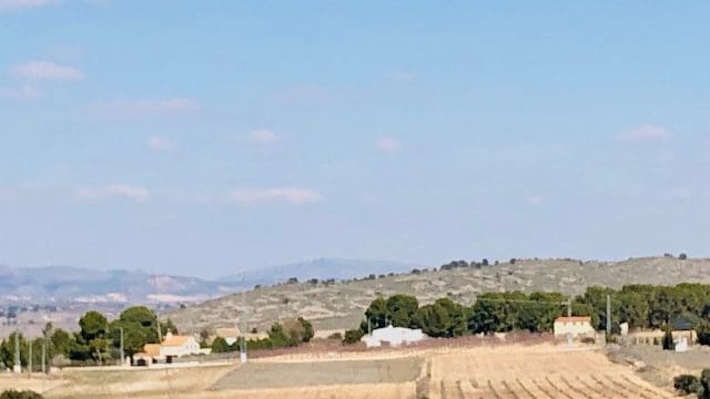 4 slaapkamer Finca/Landhuis te koop in Yecla met garage - € 62.000 (Ref: 9101860)