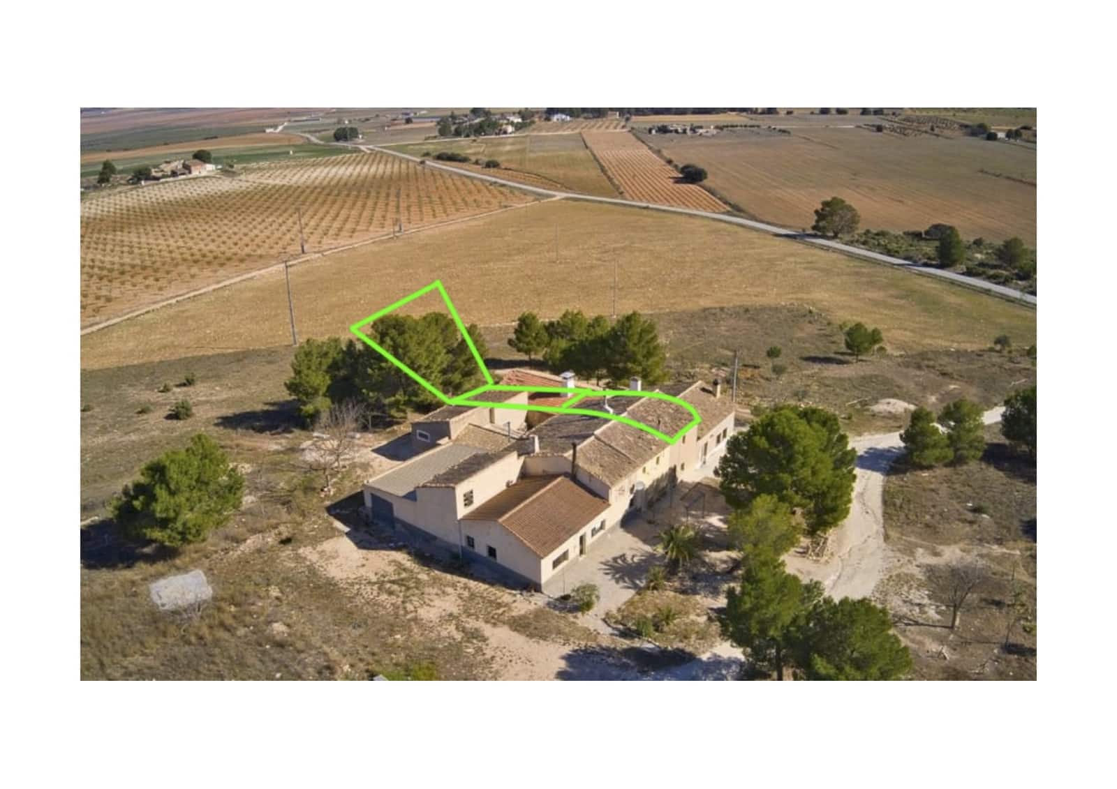 4 slaapkamer Finca/Landhuis te koop in Yecla met garage - € 62.000 (Ref: 9101860)