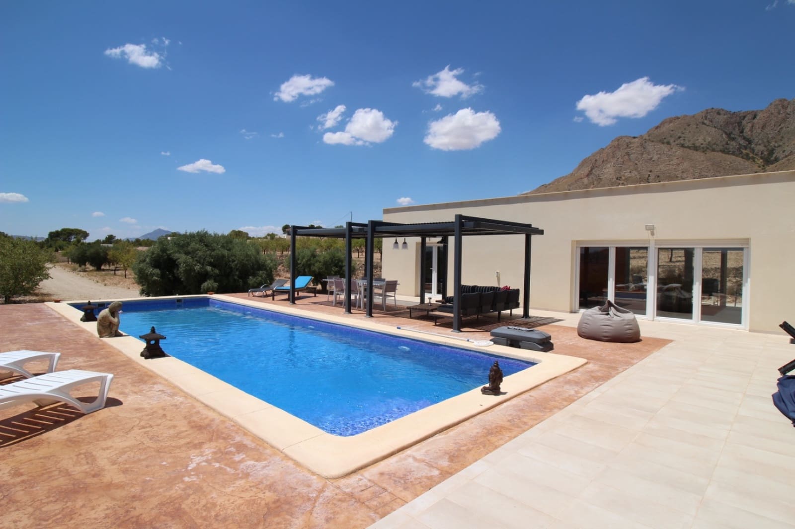 4 quarto Moradia para venda em Macisvenda com piscina garagem - 395 000 € (Ref: 9172570)