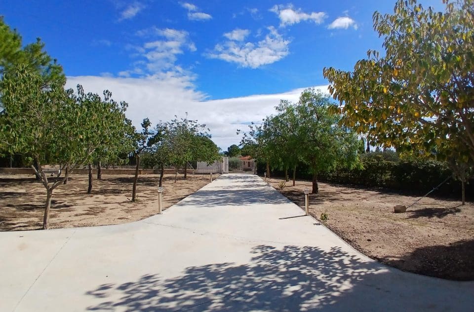 5 Zimmer Villa zu verkaufen in Yecla mit Pool - 360.000 € (Ref: 9172588)