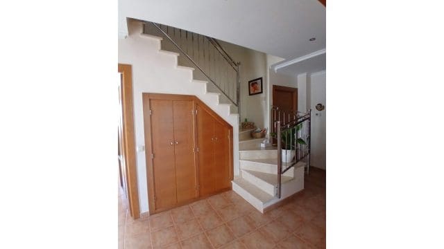 5 slaapkamer Villa te koop in Yecla met zwembad - € 360.000 (Ref: 9172588)