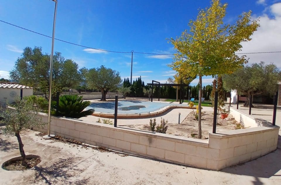 5 Zimmer Villa zu verkaufen in Yecla mit Pool - 360.000 € (Ref: 9172588)