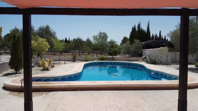 5 Zimmer Villa zu verkaufen in Yecla mit Pool - 360.000 € (Ref: 9172588)