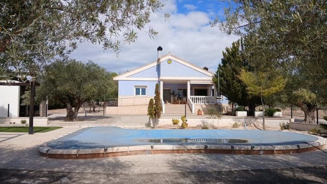 5 Zimmer Villa zu verkaufen in Yecla mit Pool - 360.000 € (Ref: 9172588)